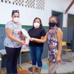 Secretaria de Educação faz entrega das atividades escolares para os alunos da zona urbana e zona rural