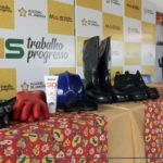 Prefeitura faz entrega de EPIs aos funcionários da Secretaria de Infraestrutura