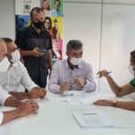 Prefeito Humberto assina convênios importantes para o município