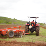 Prefeitura de Algodão de Jandaíra inicia cortes de terra para beneficiar agricultores
